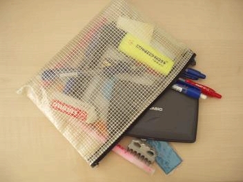 ほとんどがイスラエルで買った筆記具。蛍光ペン以外は日本のメーカーのを使っています